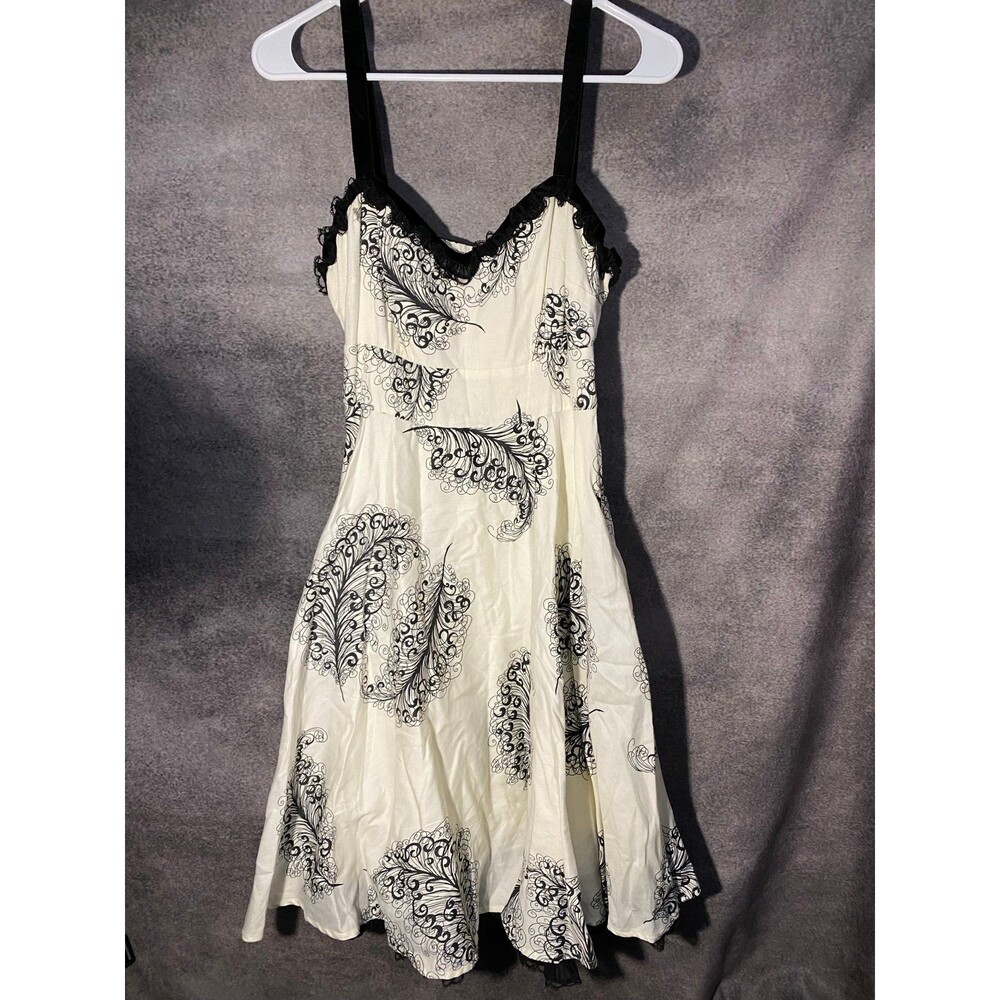 Viola 100% Cotton Dress Women's Size 6 White Black Feather Print Lace Strap